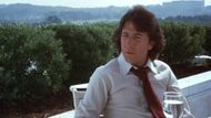 Dustin Hoffman in All The President's Men | Image via Warner Bros. Pictures